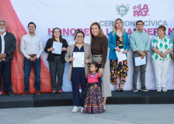 Avanza inclusión indígena en La Paz con entrega de certificados a intérpretes mixtecos