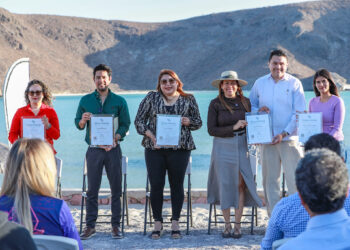 Recibe La Paz recertificación Platino de sus playas