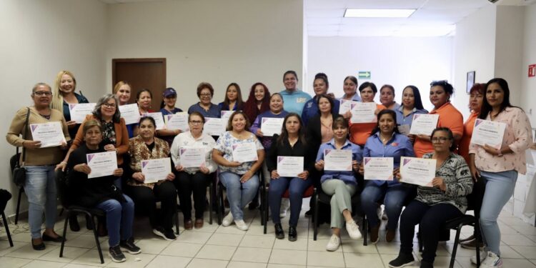 Capacita DIF Municipal a encargadas de CDC en temas de liderazgo