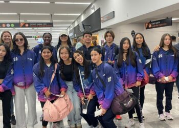 Compiten deportistas de La Paz en macro regionales de atletismo y béisbol 5