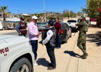 Atienden autoridades municipales denuncias de playas y arroyos obstruidos