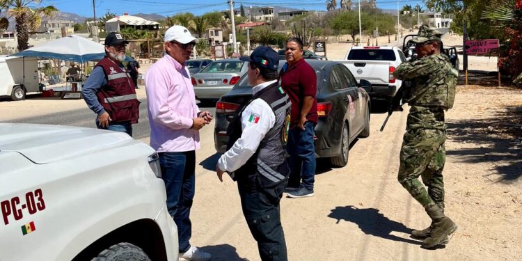 Atienden autoridades municipales denuncias de playas y arroyos obstruidos