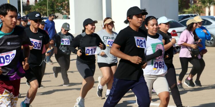 Realiza UABCS carrera 5K por el Día del Estudiante 