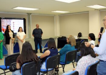 Estudiantes de la UABCS Guerrero Negro participan en encuentro académico con la UNACH