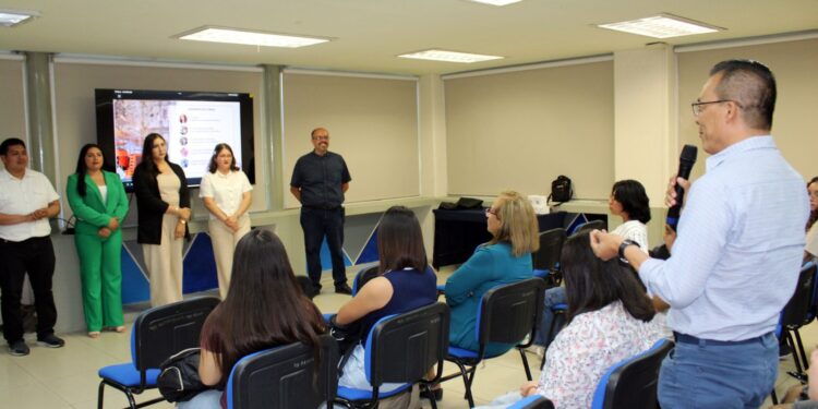 Estudiantes de la UABCS Guerrero Negro participan en encuentro académico con la UNACH