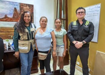 Acuerdan inicio de trabajos de limpieza y descacharrización en colonia López Obrador en Cabo San Lucas