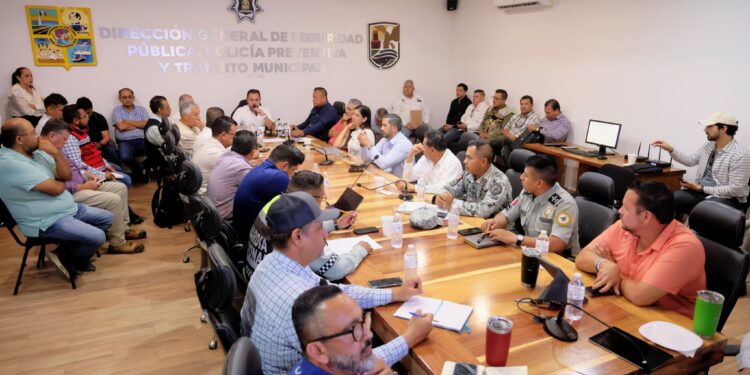 En Mesa de Movildiad SICyT se compromete a mantener informada a la población sobre los trabajos en la glorieta de Fonatur