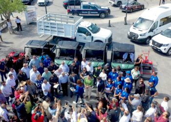 Entrega alcalde Christian Agúndez nuevo parque vehicular a Zofemat para fortalecer labor operativa 