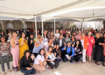 Alcalde Christian Agúndez reconoce la doble labor de las mamás trabajadoras como servidoras públicas y jefas de familia