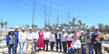 Visita alcalde Christian Agúndez obras de construcción del nuevo CRIT Los Cabos