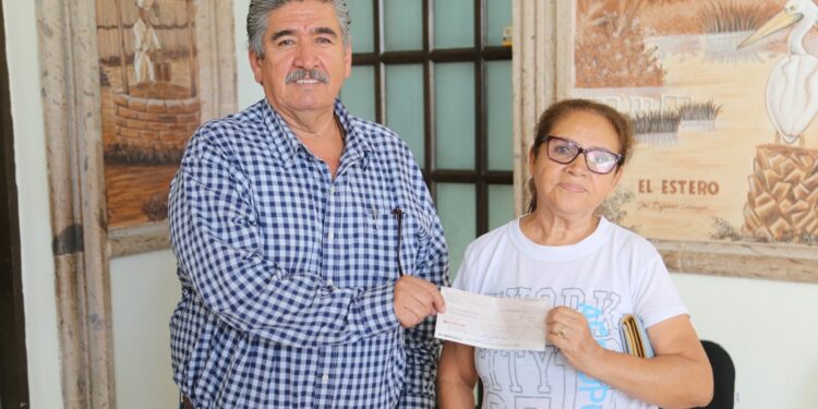 Gobierno de Los Cabos cumple con la entrega del bono anual a personal jubilado y pensionado afiliado al SSSTE