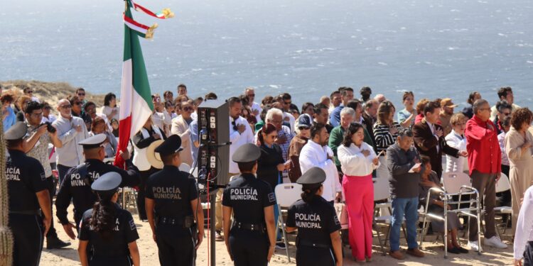 Conmemoran en Cabo San Lucas el 120° Aniversario del Faro Viejo de Cabo Falso y el 163° de la Batalla de Puebla