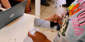 Arranca entrega de credenciales del Programa de Becas de Transporte 2025 en Cabo San Lucas