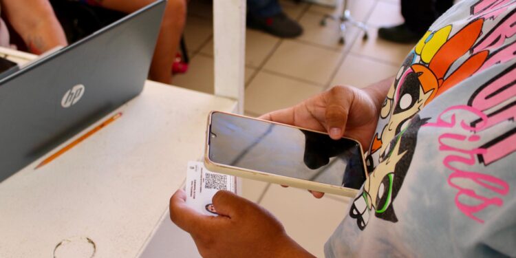 Arranca entrega de credenciales del Programa de Becas de Transporte 2025 en Cabo San Lucas