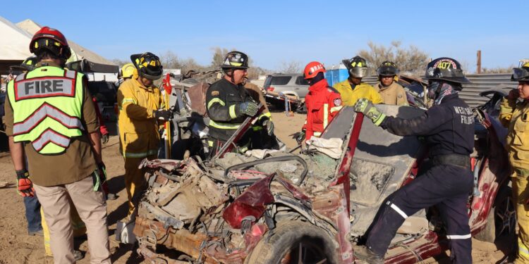 Fortalecen habilidades de rescate vehicular en Cabo San Lucas 