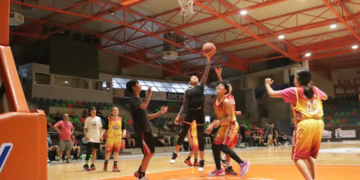 Sostiene equipo de básquetbol del CEDEM juego amistoso con Academia Guaycuras