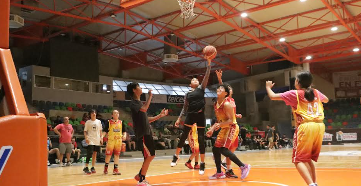 Sostiene equipo de básquetbol del CEDEM juego amistoso con Academia Guaycuras