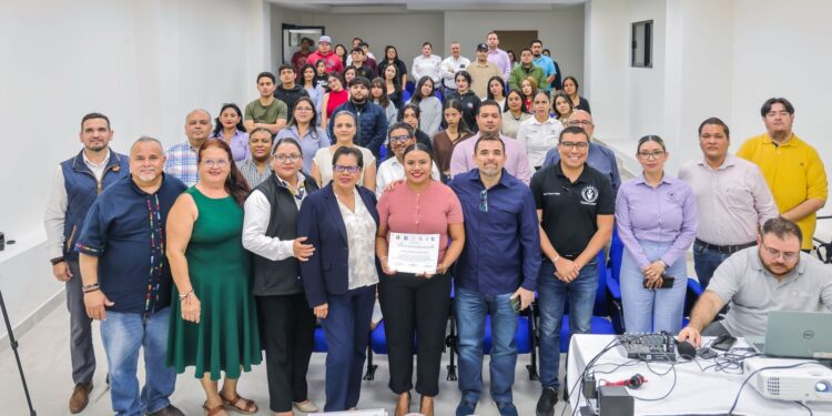 3er foro universitario: juventudes de Comondú reflexionan sobre la eliminación del fuero constitucional: Diputada Guadalupe Vázquez
