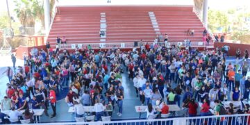 Realiza Ayuntamiento de Los Cabos entrega de bono anual a personal docente