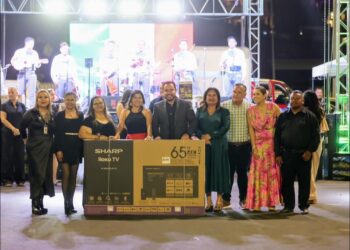 Celebra Ayuntamiento de Los Cabos a maestras y maestros por su día