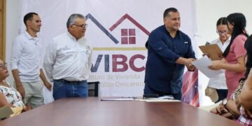 Atiende INVI a familias de comunidades de Comondú, Loreto y Mulegé