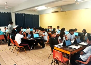 Aplican en Loreto la prueba Pisa 2025 a estudiantes de bachillerato