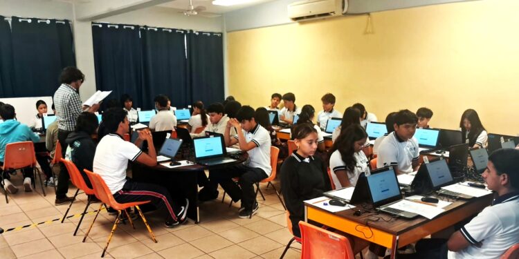 Aplican en Loreto la prueba Pisa 2025 a estudiantes de bachillerato