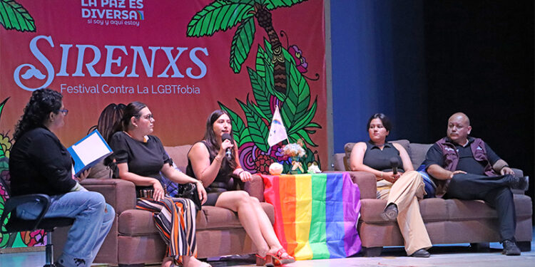 Promueve Salud Estatal servicios preventivos en el foro de la comunidad LGBTQ+