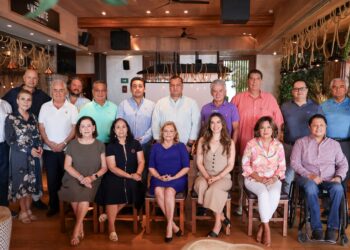 Se reúne secretario General de Gobierno con Grupo Madrugadores de Los Cabos