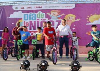 Habitantes de La Fortuna celebran el Festival del Día de la Niñez