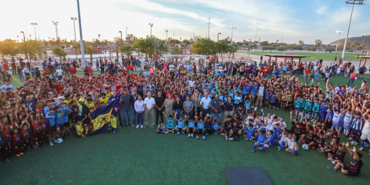 Inaugura Milena Quiroga Primer Torneo Municipal de Fútbol por La Paz