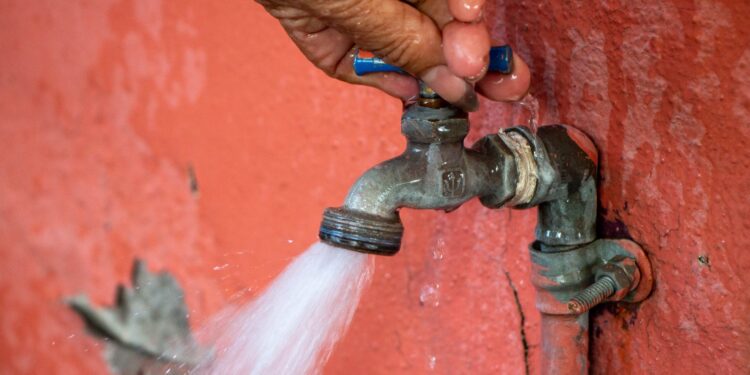 Abastece OOMSAPAS agua potable a 93 colonias de La Paz