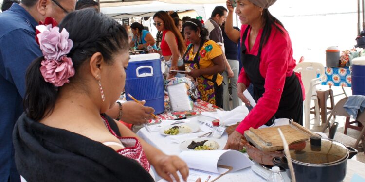 Realizan con éxito el 2do Concurso del platillo con base en el mole