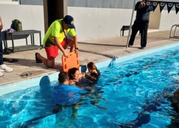 Instructores del CEDEM “Memo” Ayón reciben curso de rescate acuático