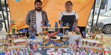 Más de 30 emprendedores de La Paz exponen sus productos en el Jardín Velasco