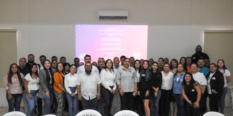 Capacitan a personal del Ayuntamiento para mejorar el uso de los recursos públicos