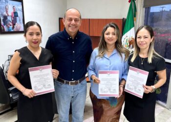 Realizan cambios en direcciones municipales de La Paz