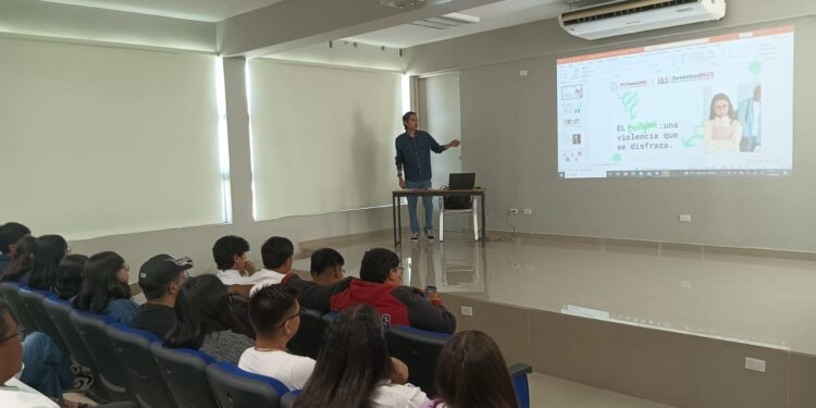 Imparte Dirección Municipal de la Juventud pláticas sobre prevención del bullying