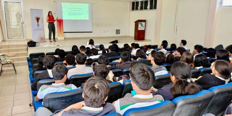 IMMLC promueve la cultura de respeto e igualdad entre más de 300 jóvenes del CECYTE 05 