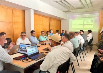 Analizan vías de desfogue vehicular por inicio de obra de paso a desnivel en San José del Cabo