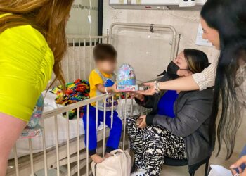El Gobierno Municipal llevan alegría a niñas y niños hospitalizados en el IMSS de Cabo San Lucas 