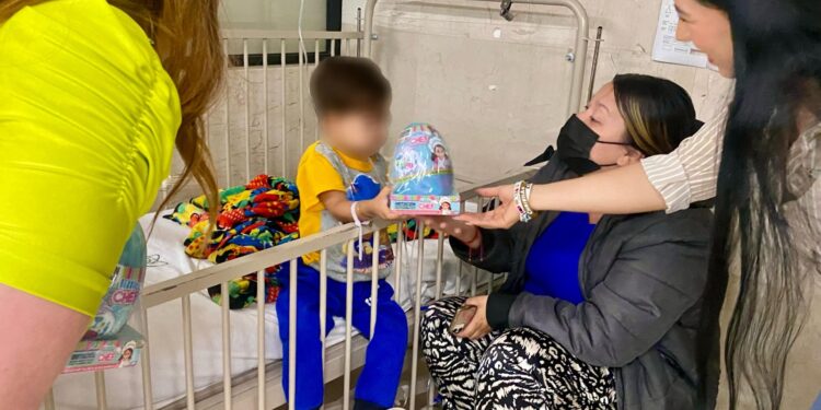 El Gobierno Municipal llevan alegría a niñas y niños hospitalizados en el IMSS de Cabo San Lucas 