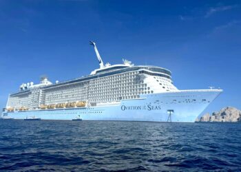 Con más de 6 mil pasajeros arriba crucero Ovation of the Seas a Cabo San Lucas