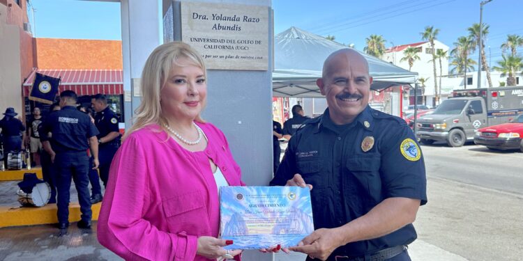 Bomberos CSL reconoce a la Universidad del Golfo de California por su contribución a la educación y el desarrollo comunitario