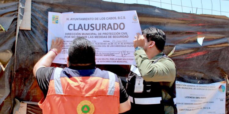 Por representar riesgo inminente para la población clausuran obra de gasolinera en Cabo San Lucas