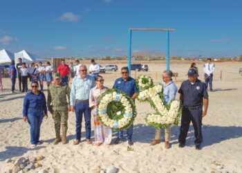 Con ceremonia cívica y ofrenda floral conmemoran en La Ribera el Día de la Marina Nacional
