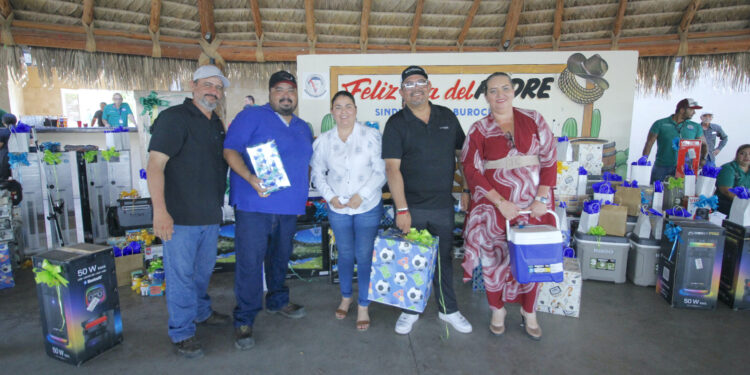 XV Ayuntamiento y el Sindicato Los Cabos festejan a trabajadores por Día del Padre