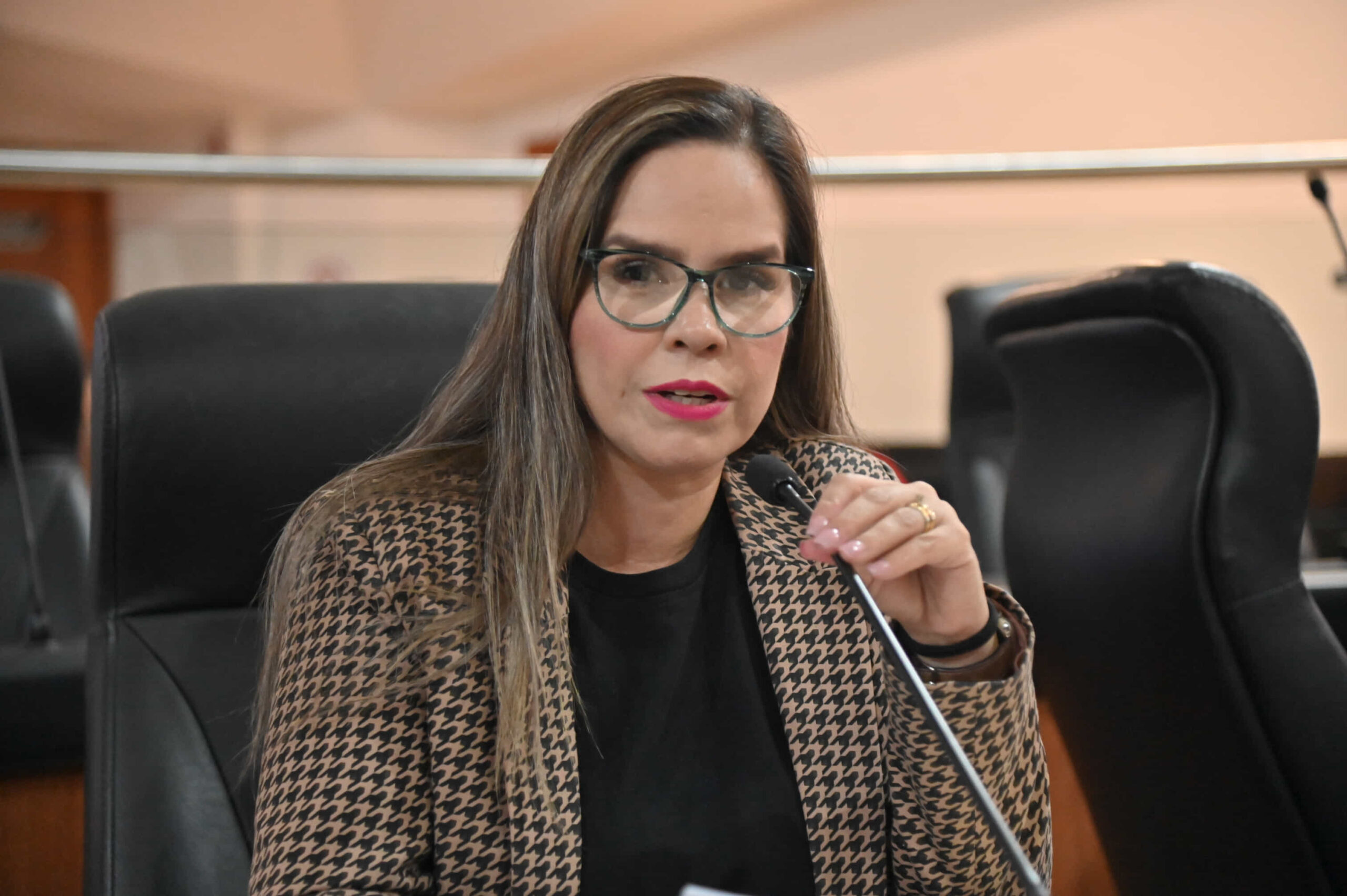 Exhortan a la SEPBCS y Patronato del Estudiante atienda problemáticas estructurales graves en la Casa del Estudiante en CDMX