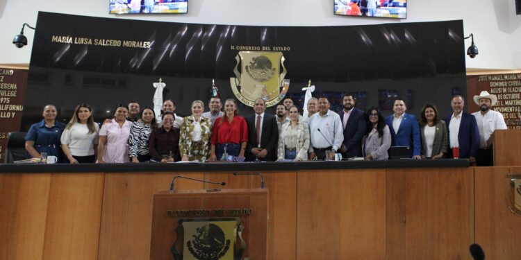 En sesión extraordinaria celebrada la noche del jueves 26 del año en curso con 21 votos a favor, cero abstenciones y cero en contra las y los diputados de la XVII Legislatura, ratificaron al Dr. En Derecho, Antonio López Rodríguez como Procurador General de Justicia de BCS.