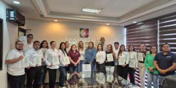 Capacita ICATEBCS a personal de SEPUIMM sobre manejo de vehículos estándar